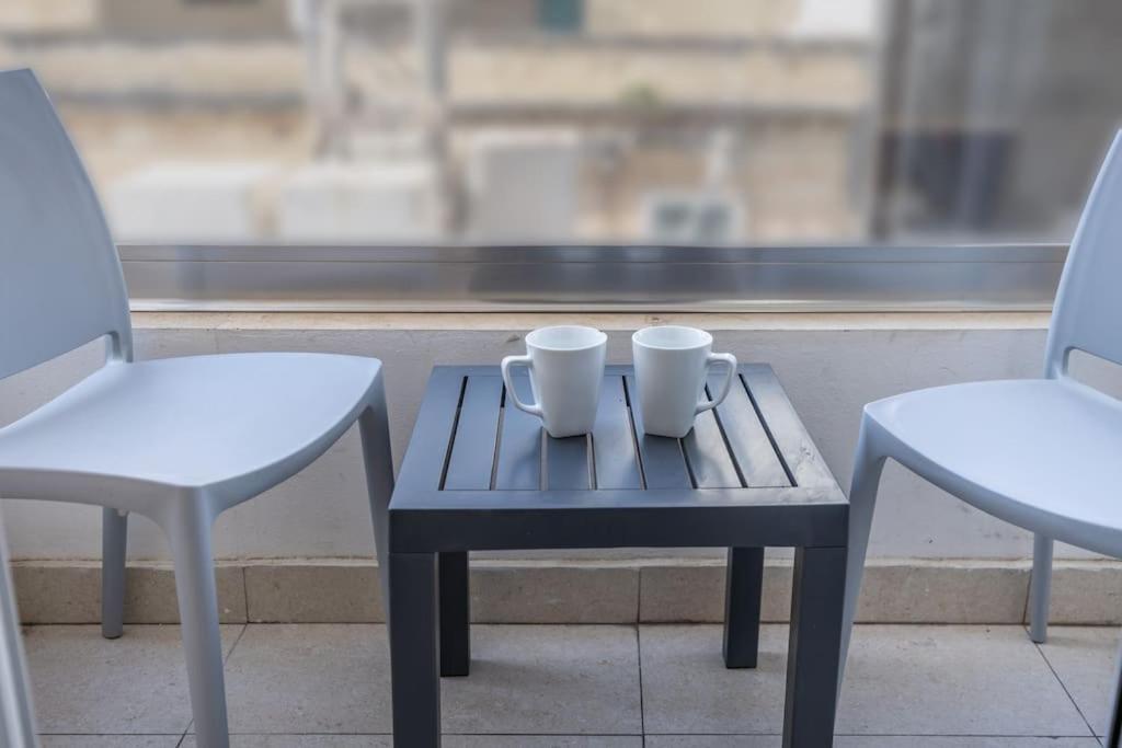 11 With Kitchenette In The Heart Of St Julians *